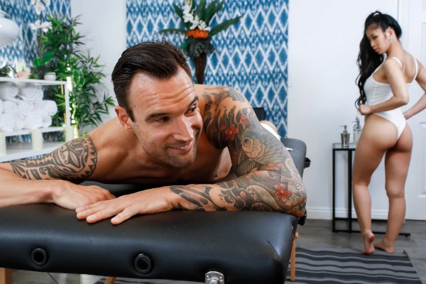 Big Naturals / Realitykings - Jade Kush cfnmassage / 09.8.2019