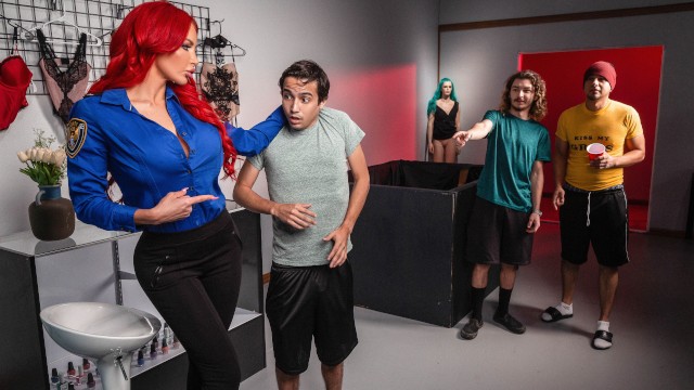 Lil Humpers / Realitykings - Ricky Spanish, Nicolette Shea The Mannequin Humping Challenge / 12.5.2020