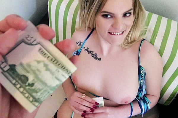 Street BlowJobs / Realitykings - Crystal Young Crystal Beach Babe / 20.5.2018